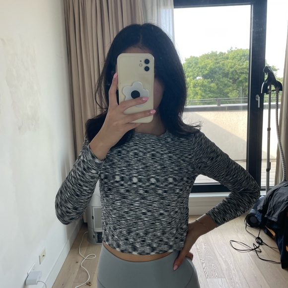Club Monaco long sleeve crop top - Picture 1 of 4